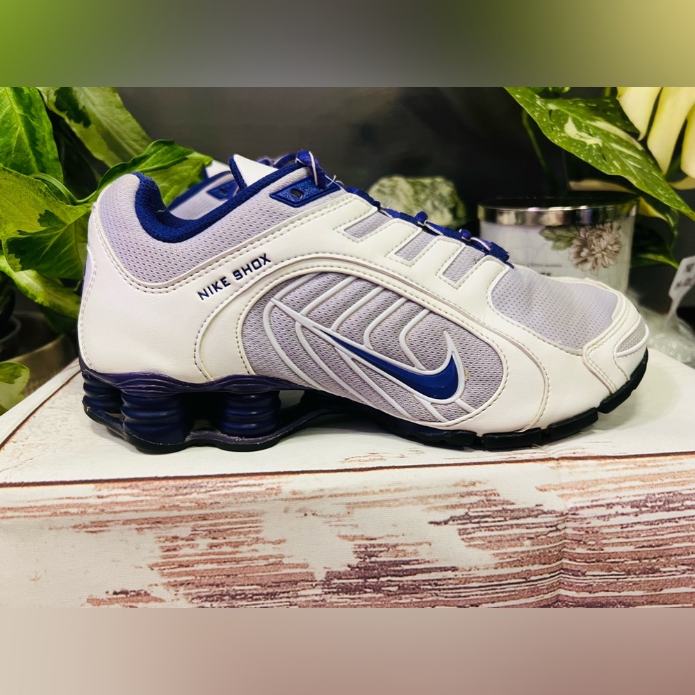 Women’s Nike Shox